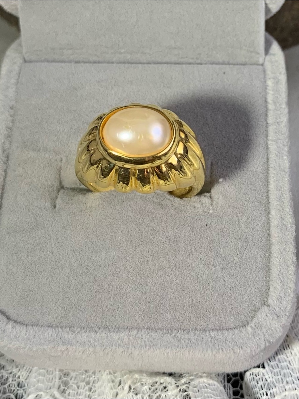 Vintage Joan Rivers Gold Plated Textured ribbed faux pearl cocktail bold Ring